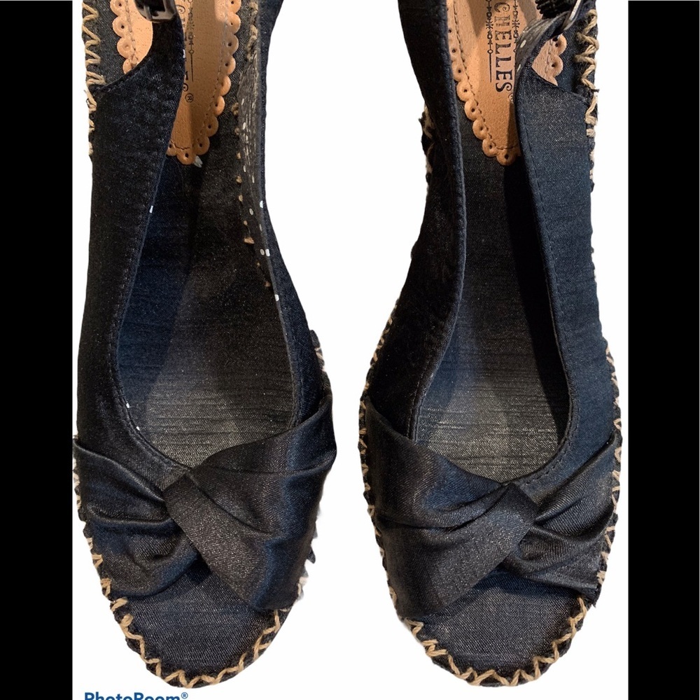 Seychelles Singapore Peep Toe Wedges.